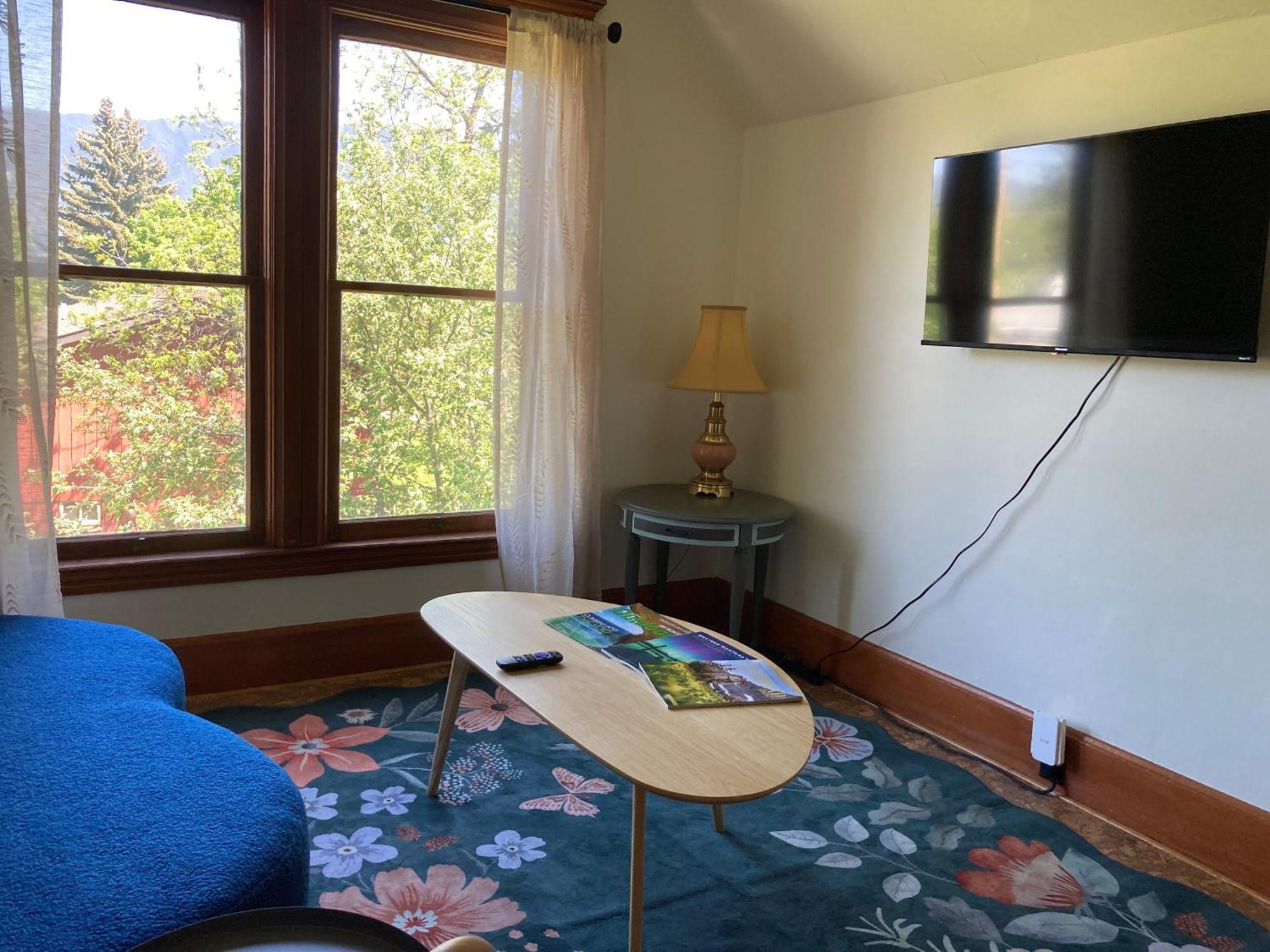Victorian Guest Getaway-20Mins To Glacier National Park-10Mins To Airport! Колумбия-Фолс Экстерьер фото